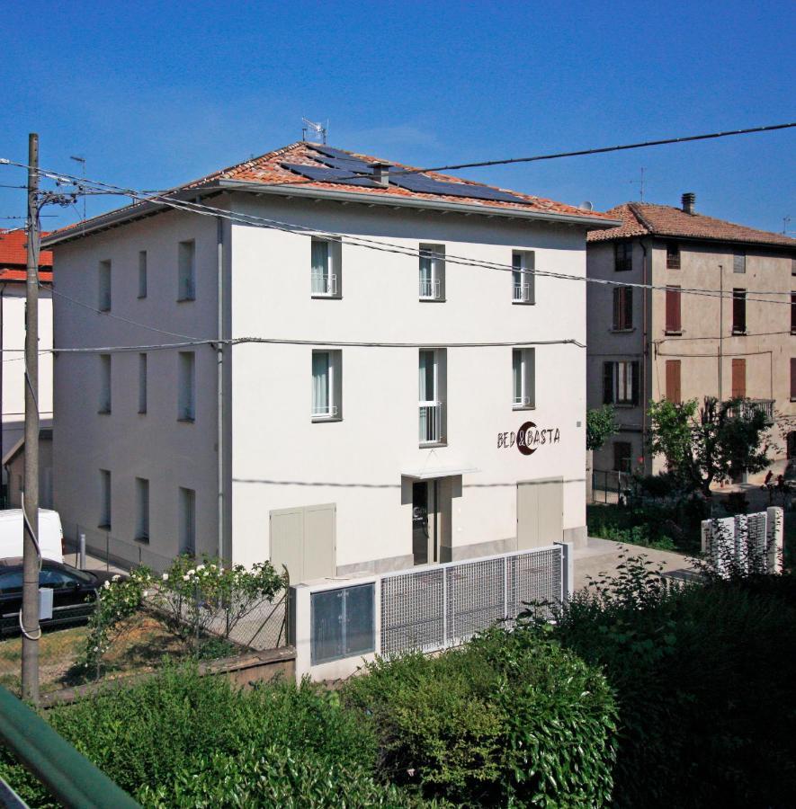 Hotel Bed & Basta Reggio nell'Emilia Esterno foto